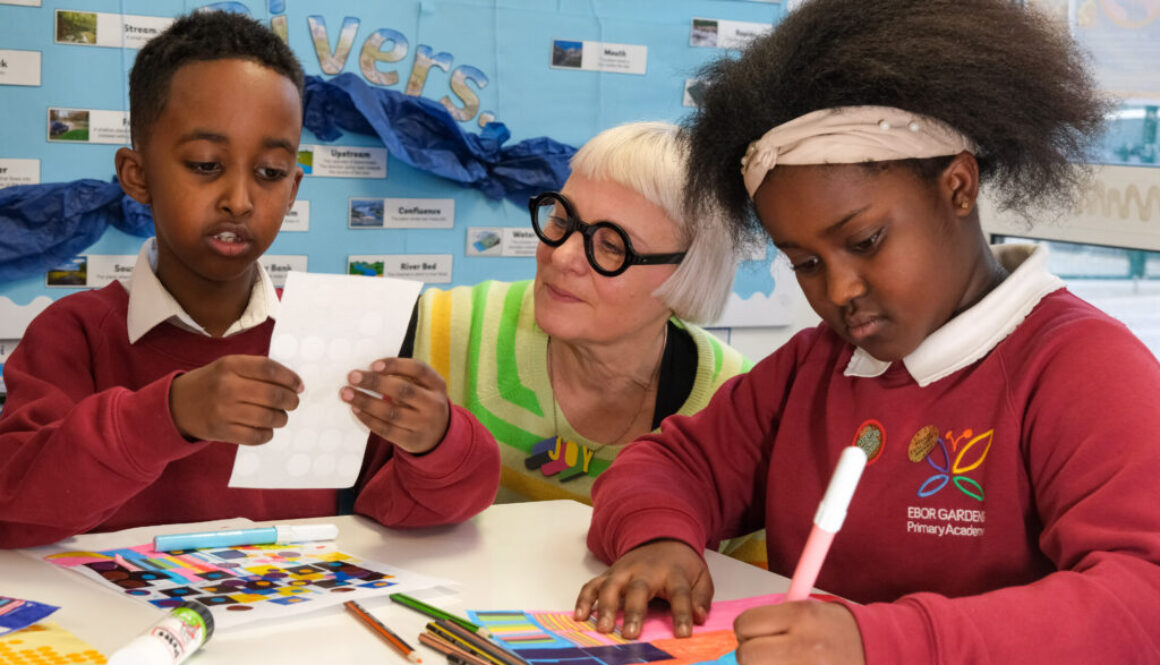 Morag Myerscough working with Ebor Gardens pupils at Ebor Gardens